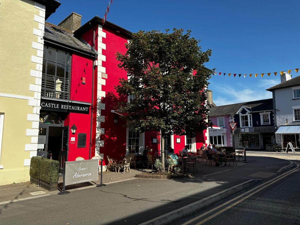 The Castle Hotel Aberaeron Eksteriør billede